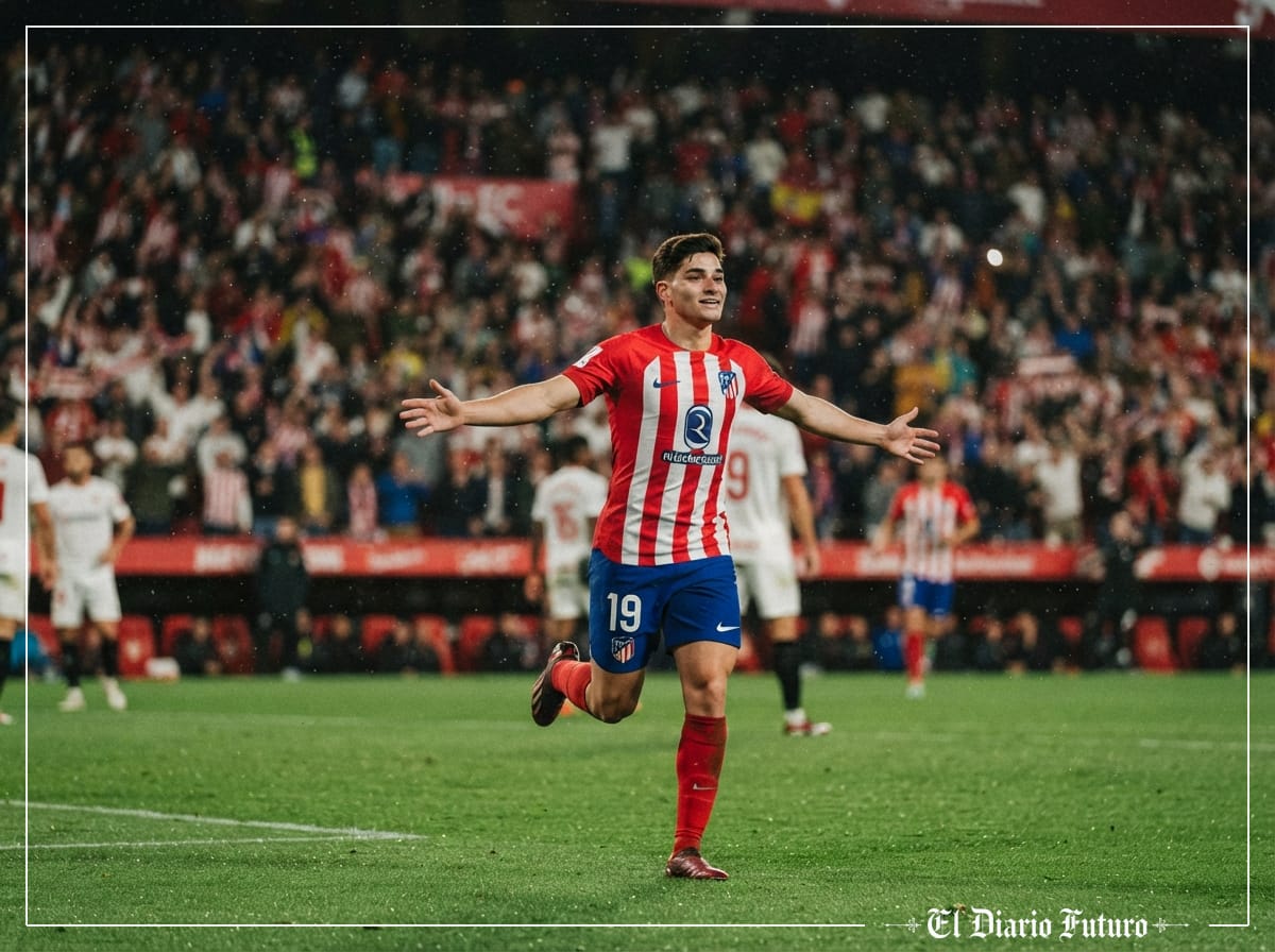 Julián Álvarez celebra un gol con la camiseta rojiblanca del Atlético de Madrid