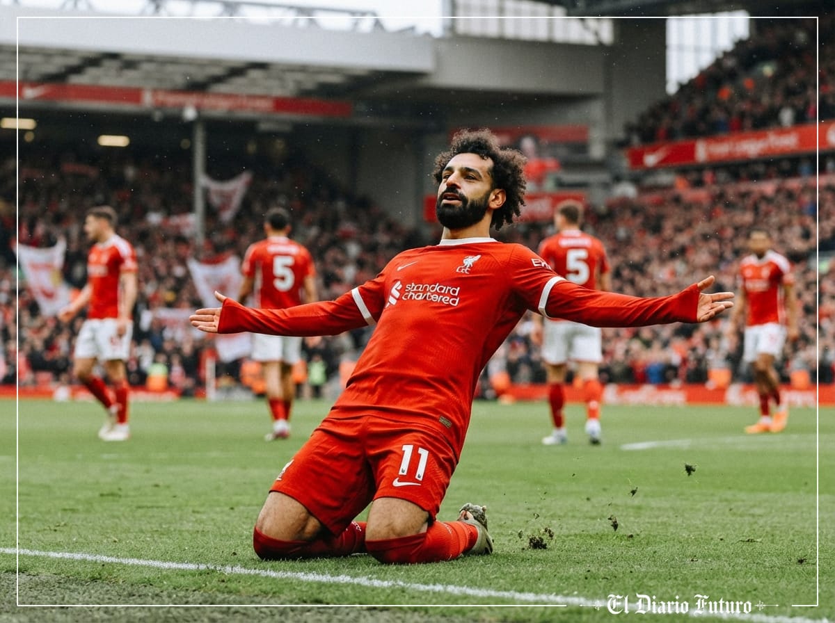 Mohamed Salah celebra un gol con la camiseta roja del Liverpool en Anfield